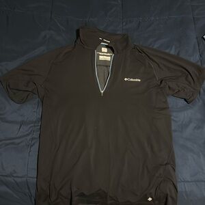 Columbia short sleeve Omni quarter zip size large